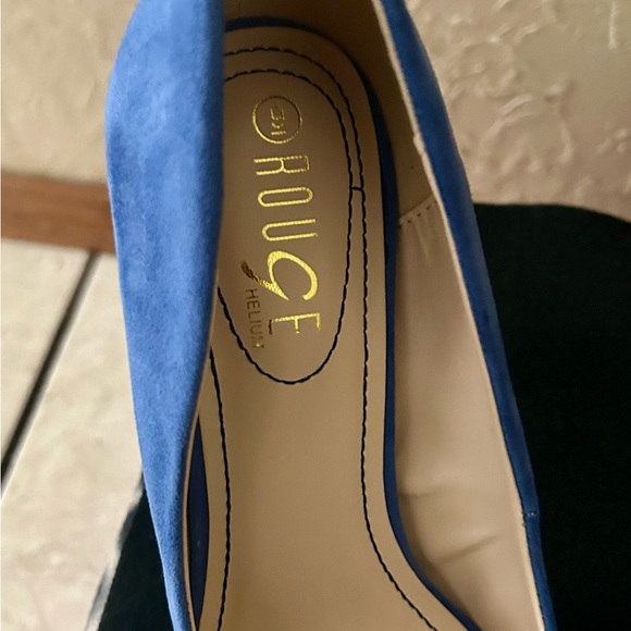 Rouge Pumps/Heels Condition-01 - Picture 7 of 8
